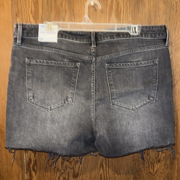 Old navy gray denim high rise shorts - Picture 2 of 3